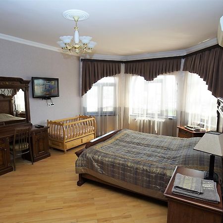 Nice House In The Heart Of The City 예레반 외부 사진
