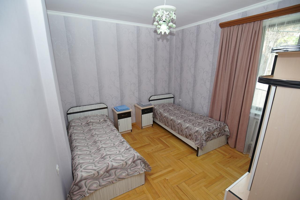 Nice House In The Heart Of The City 예레반 외부 사진