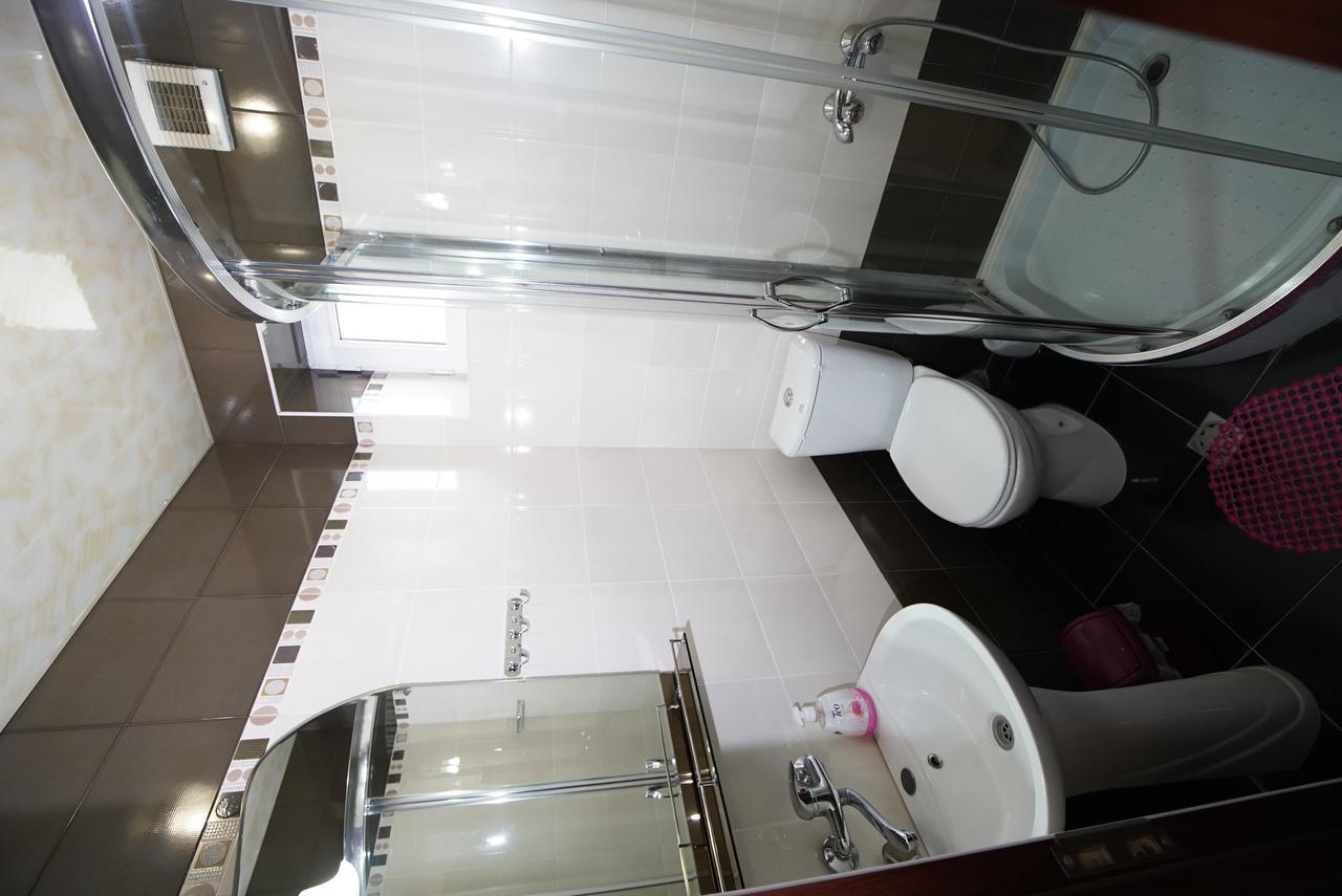 Nice House In The Heart Of The City 예레반 외부 사진